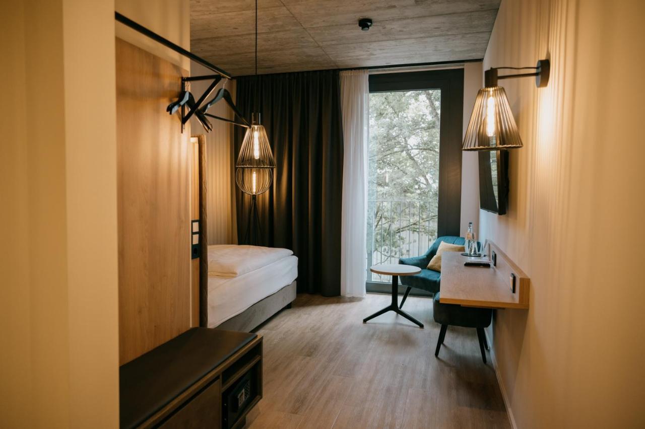 Loom Hotel & Skybar Eislingen Buitenkant foto