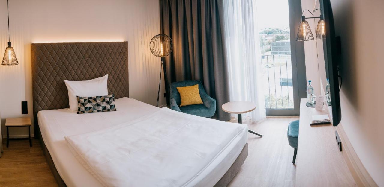 Loom Hotel & Skybar Eislingen Buitenkant foto