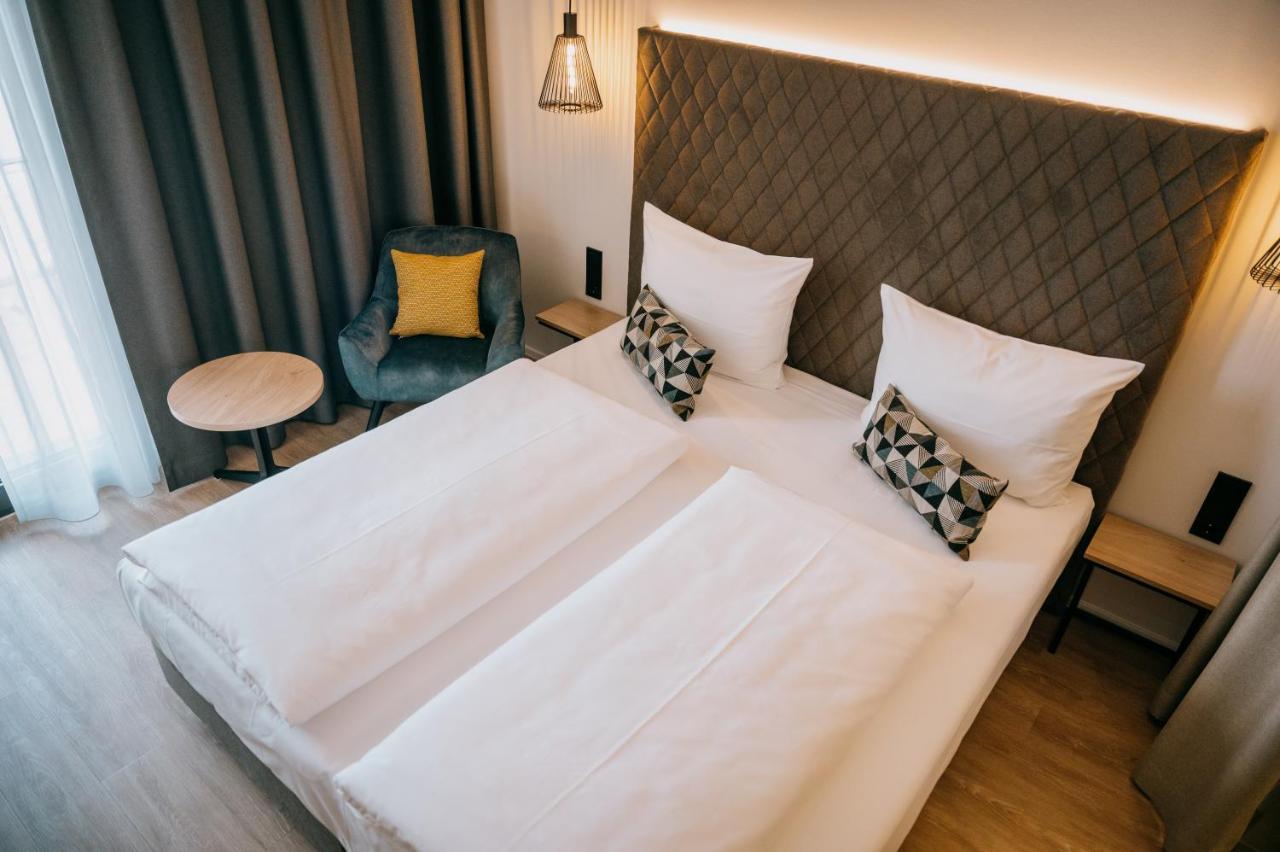 Loom Hotel & Skybar Eislingen Buitenkant foto