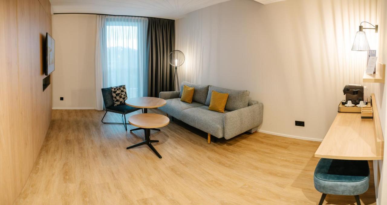 Loom Hotel & Skybar Eislingen Buitenkant foto